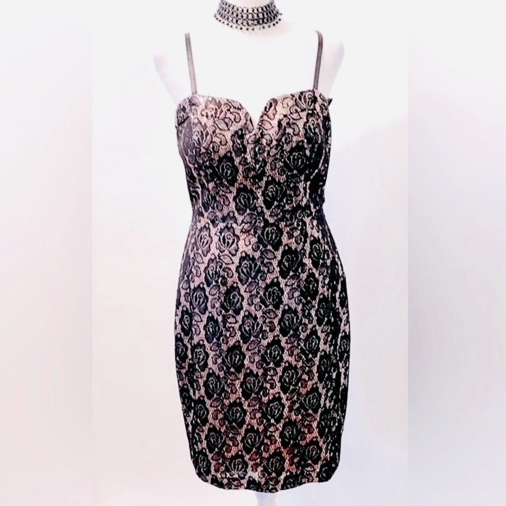 Vtg.Bisou Bisou- Pink and black lace and sequins Festive cocktail mini dress. 8